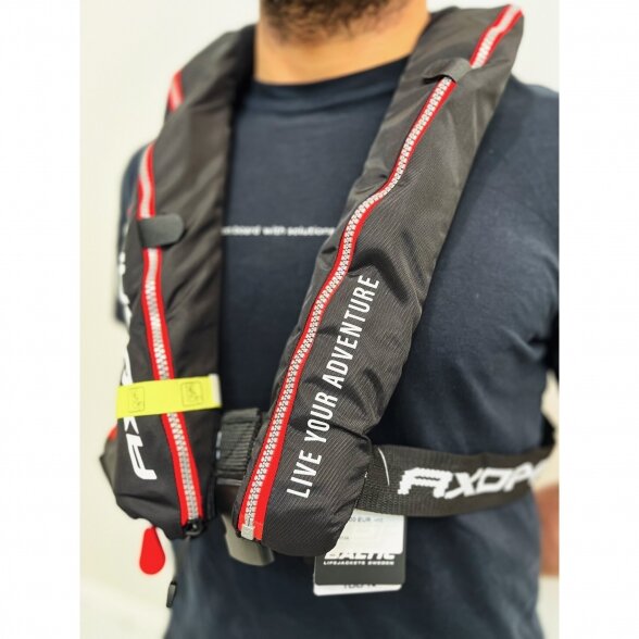 Axopar life vest, automatic 4